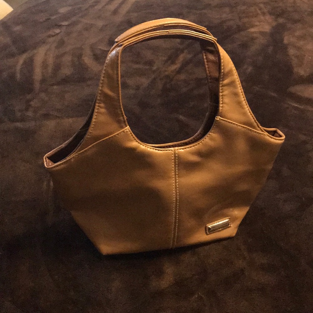 Great neutral bag!